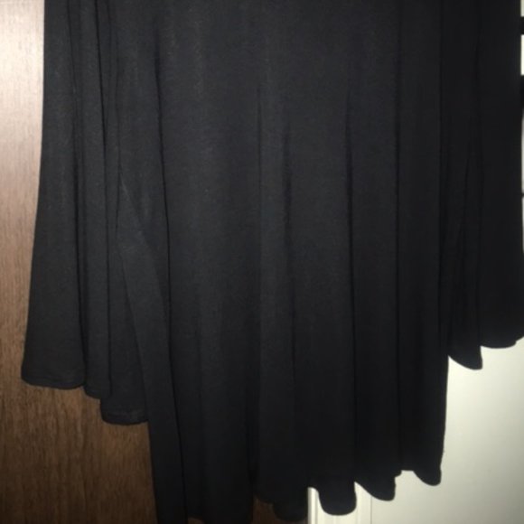 Spense Petite Black Top with Gold Chain Neckline L/XL - Picture 4 of 6